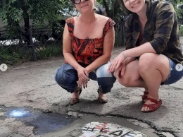 Полюбившийся барнаульцам арт-объект на месте дорожной ямы закатали в асфальт