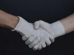 В Москве отменили обязательное ношение перчаток