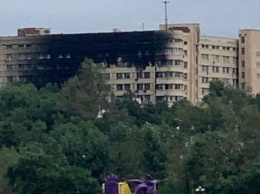 Крупный пожар произошел на территории венного госпиталя в Хабаровске
