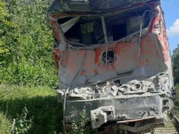 Разбитый в ДТП локомотив отбуксировали в Калугу (видео, фото)