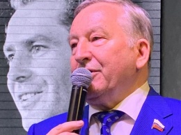 Сенатор РФ Александр Карлин принял участие в открытии выставки, посвященной Герману Титову