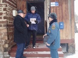 В Барнауле жителям частного сектора напомнили о правилах пожарной безопасности