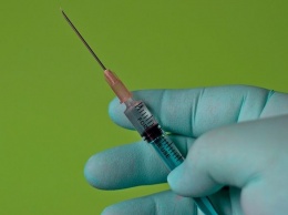 Глава Минздрава Аргентины завершила вакцинацию после "Спутника V" другим препаратом