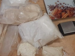 Кокаин, мефедрон, амфетамин: сочинские полицейские нашли в остановленной иномарке 2,5 кг наркотиков