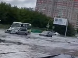 Власти Барнаула прокомментировали потоп на улицах города после обильных дождей