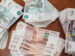 Лжесотрудница банка украла у жительницы Тайги около миллиона рублей