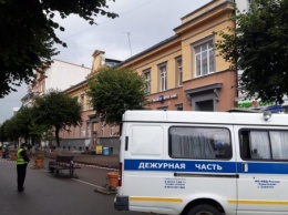 В Советске полицейские оцепили здание почты на центральной улице (фото)
