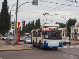 Троллейбусы встали в центре Кемерова