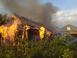 Пьяная курильщица сожгла дом в Перелюбе