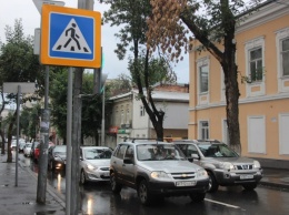 Дождь в Саратове: затоплены улицы, город стоит в девятибалльных пробках