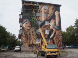 В Петропавловске-Камчатском участники фестиваля граффити украсили фасады трех домов