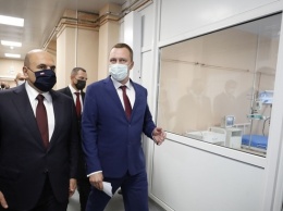 Михаил Мишустин осмотрел строящуюся областную инфекционную больницу в Саратове