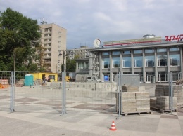 Сроки реконструкции фонтана "Одуванчик" вновь сорваны