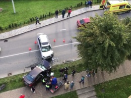 ГИБДД: водитель одного из двух столкнувшихся в Зеленоградске автомобилей уснул