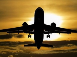 Пассажирский самолет приземлился в Ташкенте с трупом на борту