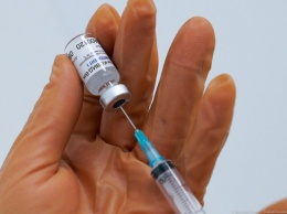 В Польше медикам и людям старше 50 лет рекомендовали принять третью дозу вакцины от COVID