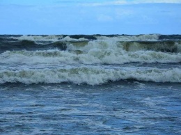 МЧС Калининградской области предупреждает о 3-метровых волнах из-за сильного ветра