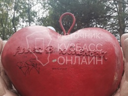 Вандалы испортили арт-объект в Кемерове ругательством из трех букв
