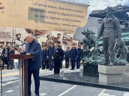 В Новороссийске по поручению губернатора установили памятник Герою Советского Союза майору Цезарю Львовичу Куникову
