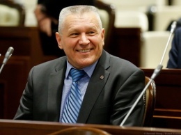 Единоросс Урбанюк хочет отменить результаты выборов на участках, где победил Гинзбург