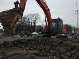 В Калининграде намерены постепенно убрать с дорог всю брусчатку