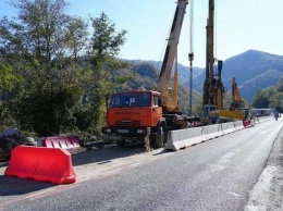 В Сочи разрушенную оползнем дорогу у поселка Хаджико восстановят до конца 2021-го