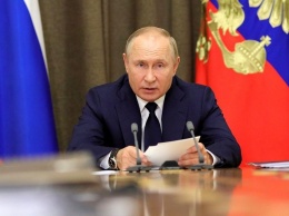Владимир Путин в Сочи обсудит передовые вооружения и проведет совещание с Совбезом