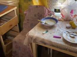 Напуганные и голодные: в Калининграде у асоциальных родителей изъяли детей (видео)