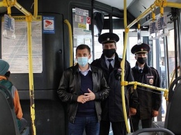 Почти 900 нарушителей масочного режима выявили в сочинских автобусах и маршрутках