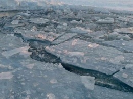 В Петропавловске спасатели вытащили провалившегося под лед мужчину