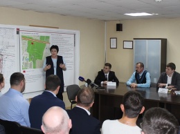 «Не надо входить в клинч»: в Барнауле обсудили строительство ФОКа в парке им. Ленина
