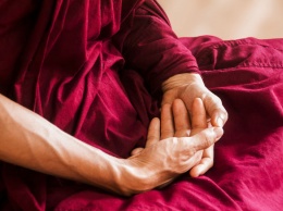 Буддийский монах погиб после уединения с телефоном в хижине
