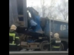 На Киевской трассе произошло массовое ДТП с участием грузовиков