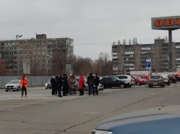 Эвакуация-4: персонал и покупатели саратовских ТЦ требуют найти "террористов"