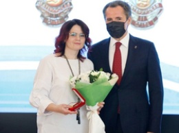 В Белгородской области наградили обладательниц «Материнской славы»