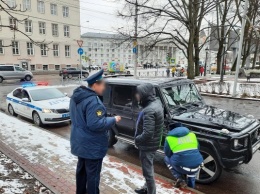 Приставы арестовали «Гелендваген» калининградца, не погашавшего долг