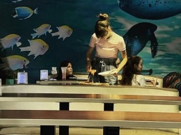 В Геленджике владельца кафе накажут за работу сотрудников без масок