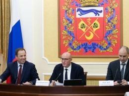 Дмитрий Чернышенко и Игорь Комаров провели совещание по социально-экономическому развитию Оренбуржья