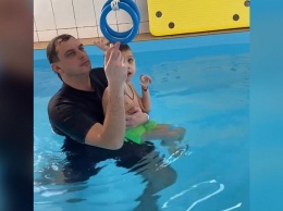 Мальчик со СМА из Тимашевска начал тренировки в бассейне
