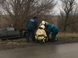 В Крыму автомобиль срезался в дерево: погибли двое