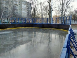 Ледовые площадки начали заливать в Ульяновске