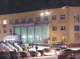 Здание напротив администрации Березовского частично обрушилось под тяжестью снега