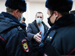 Осужденные из-за смерти Вшивкова экс-полицейские не смогли заменить колонию на исправительные работы