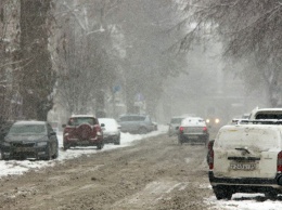 МЧС и ГИБДД предупреждают саратовцев о снегопаде