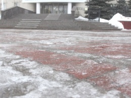 "Скорые" увезли с улиц Саратова восемь травмированных горожан