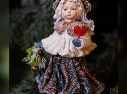 Елочная игрушка жительницы Тимашевска украсила елку в Эрмитаже