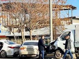 Водитель «Газели» устроил массовое ДТП на Ростовском шоссе в Краснодаре