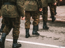 Банды рэкетиров обложили данью военнослужащих в Кузбассе
