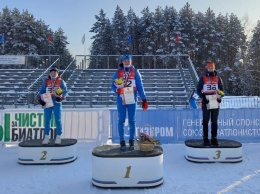 Саратовская биатлонистка выиграла российские "золото" и "серебро"
