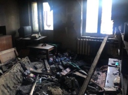 На ул. Павлика Морозова выгорела комната в многоквартирном доме, хозяин погиб (фото)